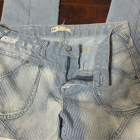 FREE PEOPLE Denim Railroad Stripe Seamed Bleach Jeans Size 27 Mid Rise - Picture 6 of 9